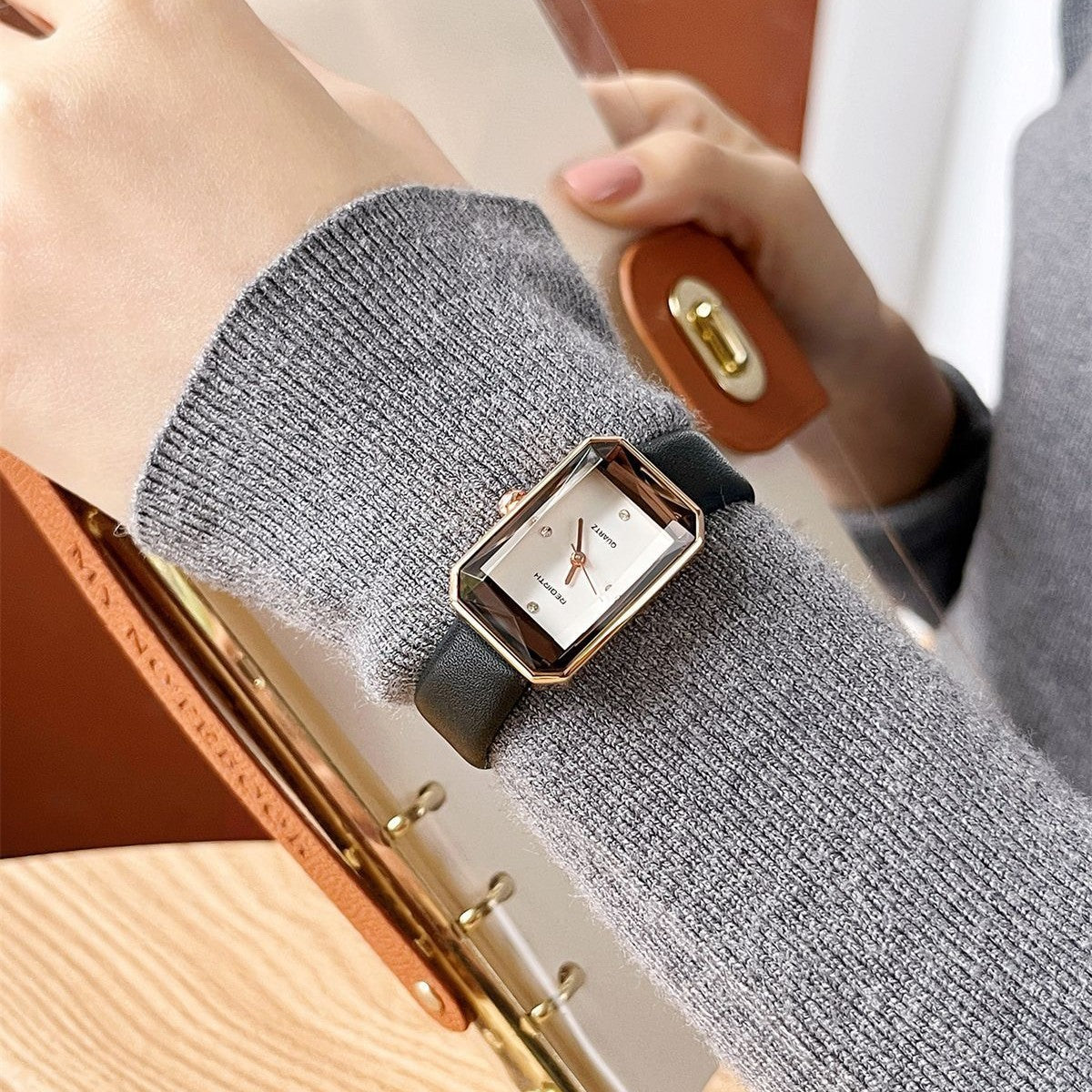 Women’s Rectangular Diamond-Studded Fashion Quartz Watch