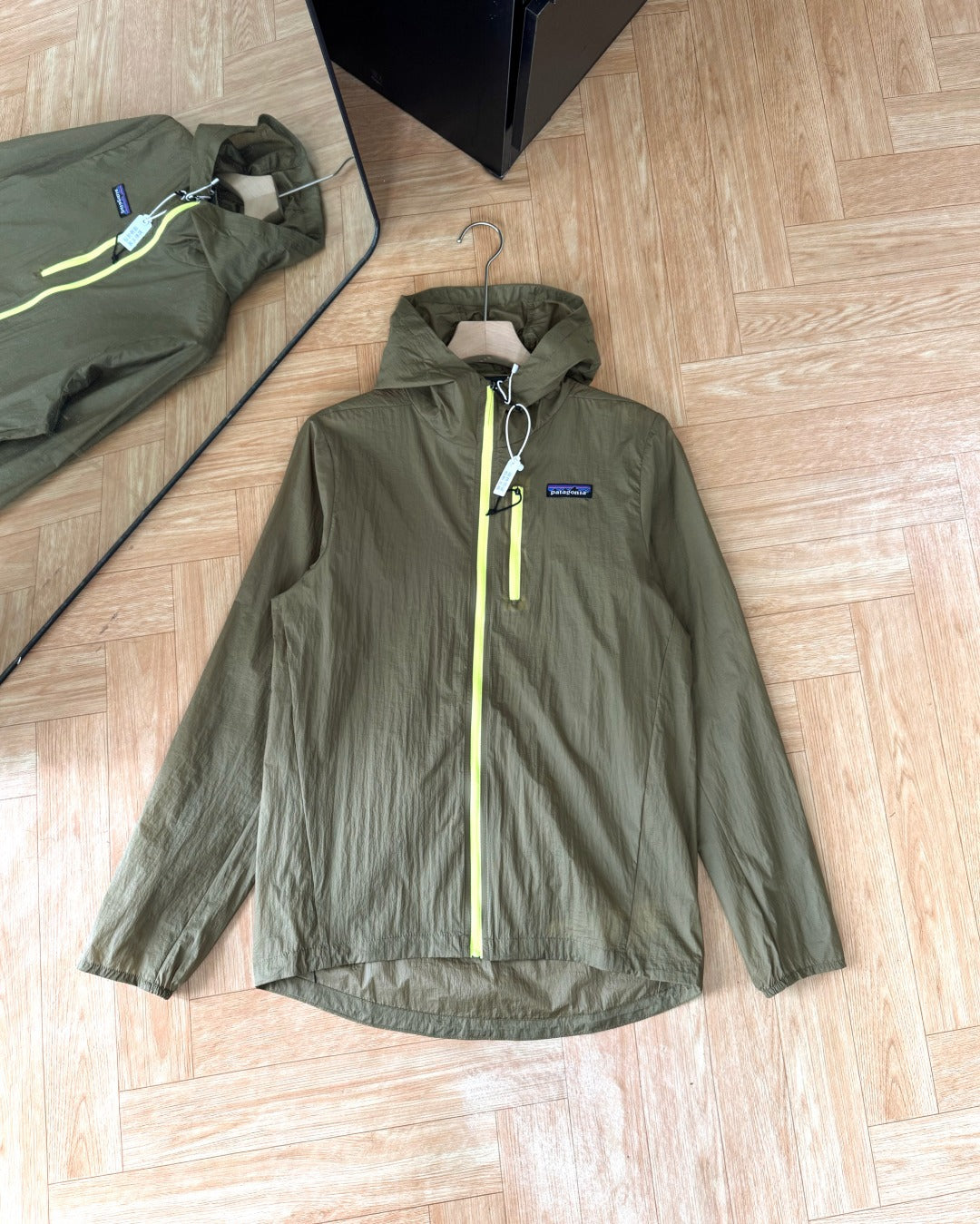 Unisex Lightweight Hooded Sun Protection Sports Jacket