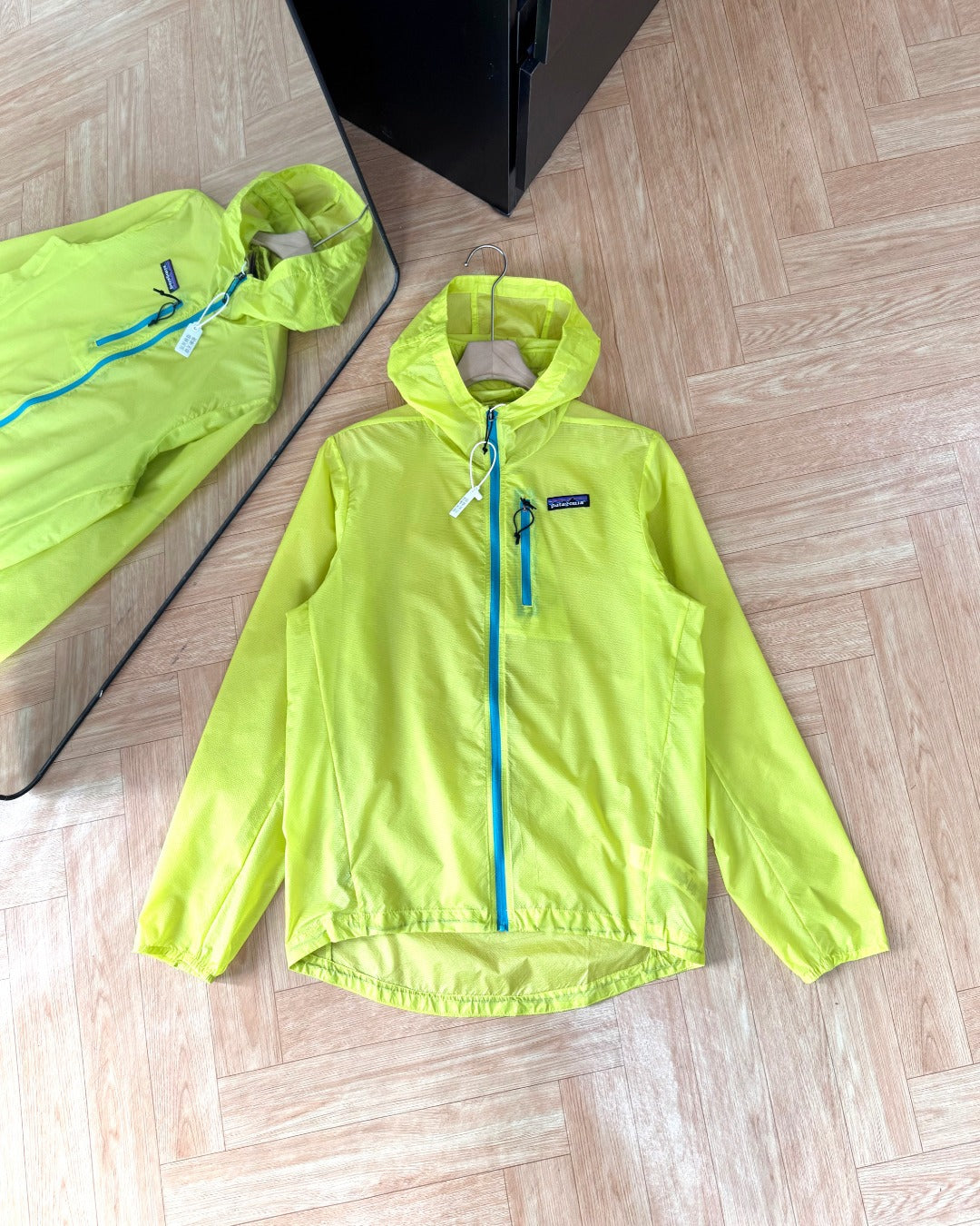Unisex Lightweight Hooded Sun Protection Sports Jacket