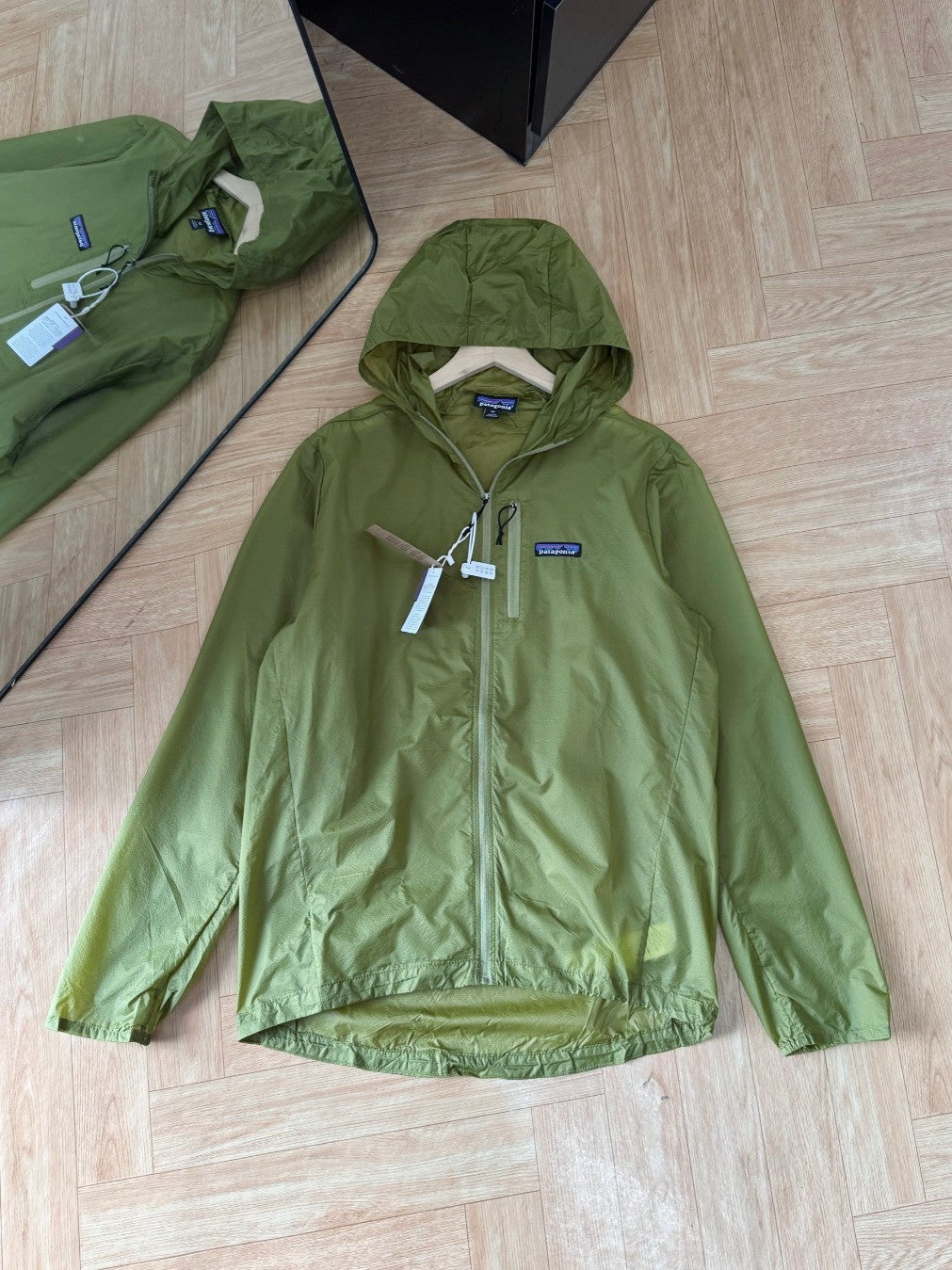 Unisex Lightweight Hooded Sun Protection Sports Jacket