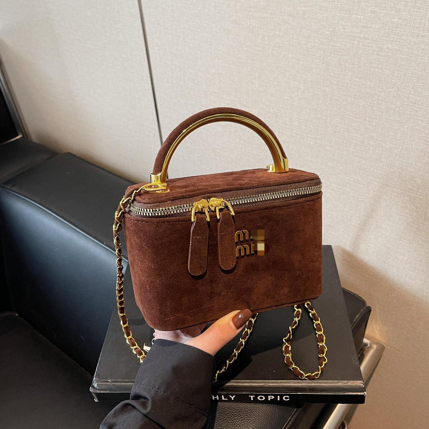 Women’s French Box Chain Crossbody Small Square Bag