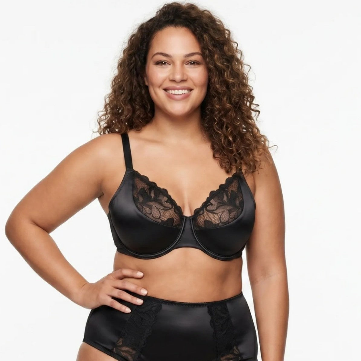 Women’s Plus-Size Lace Underwire Bra