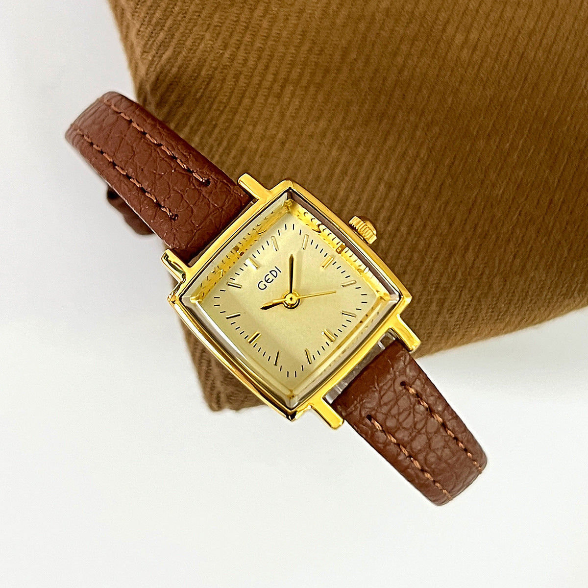 Women’s Retro Square Quartz Watch