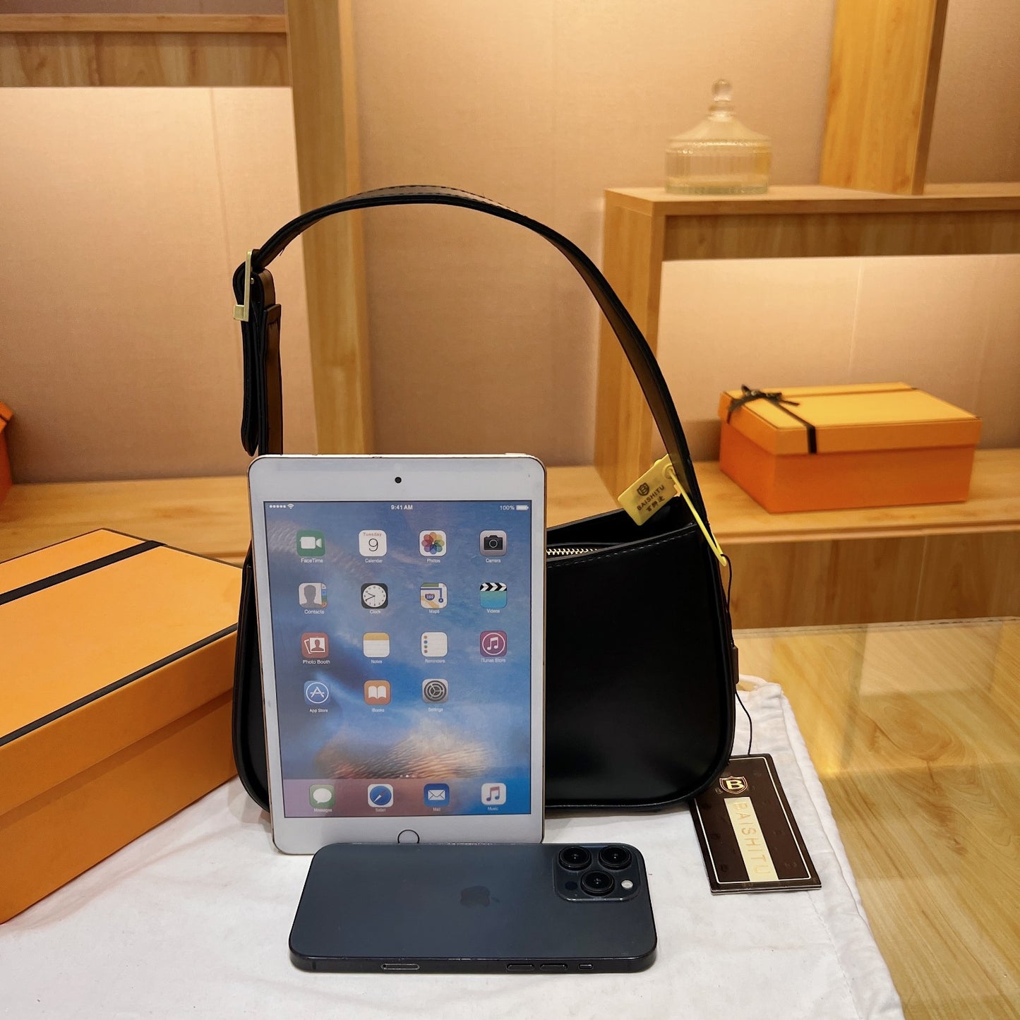 High-end small square bag, fashionable women's bag, handbag, popular versatile underarm bag, niche recommended foreign trade bag