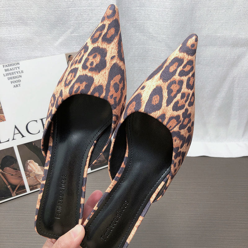 Women’s Pointed Toe Low Heel Closed-Toe Mule Sandals