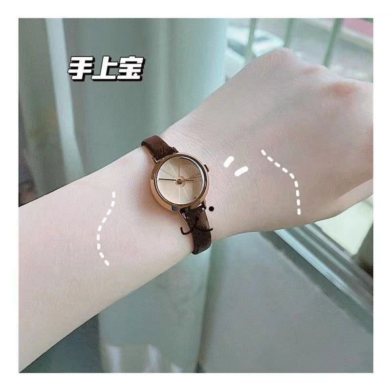 Women’s Retro Small Dial Fashion Leather Watch
