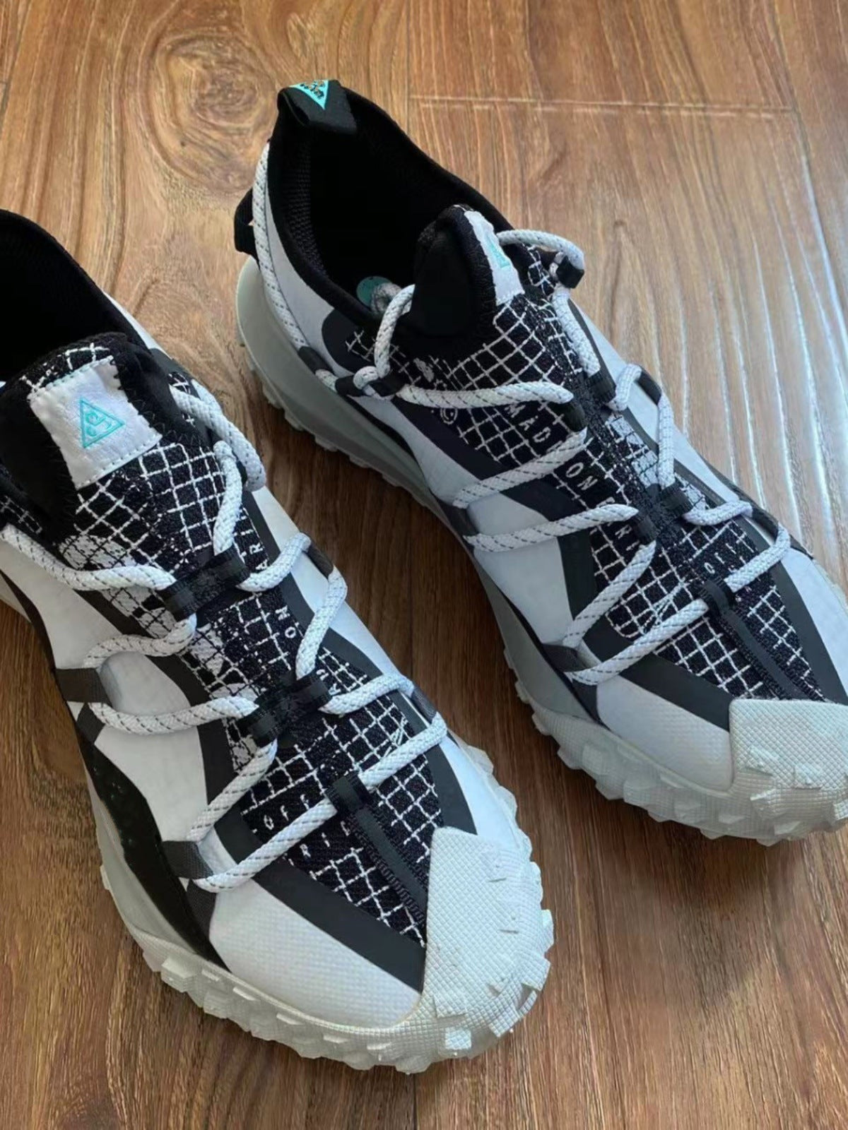 Unisex Waterproof Outdoor Hiking & Trekking Shoes