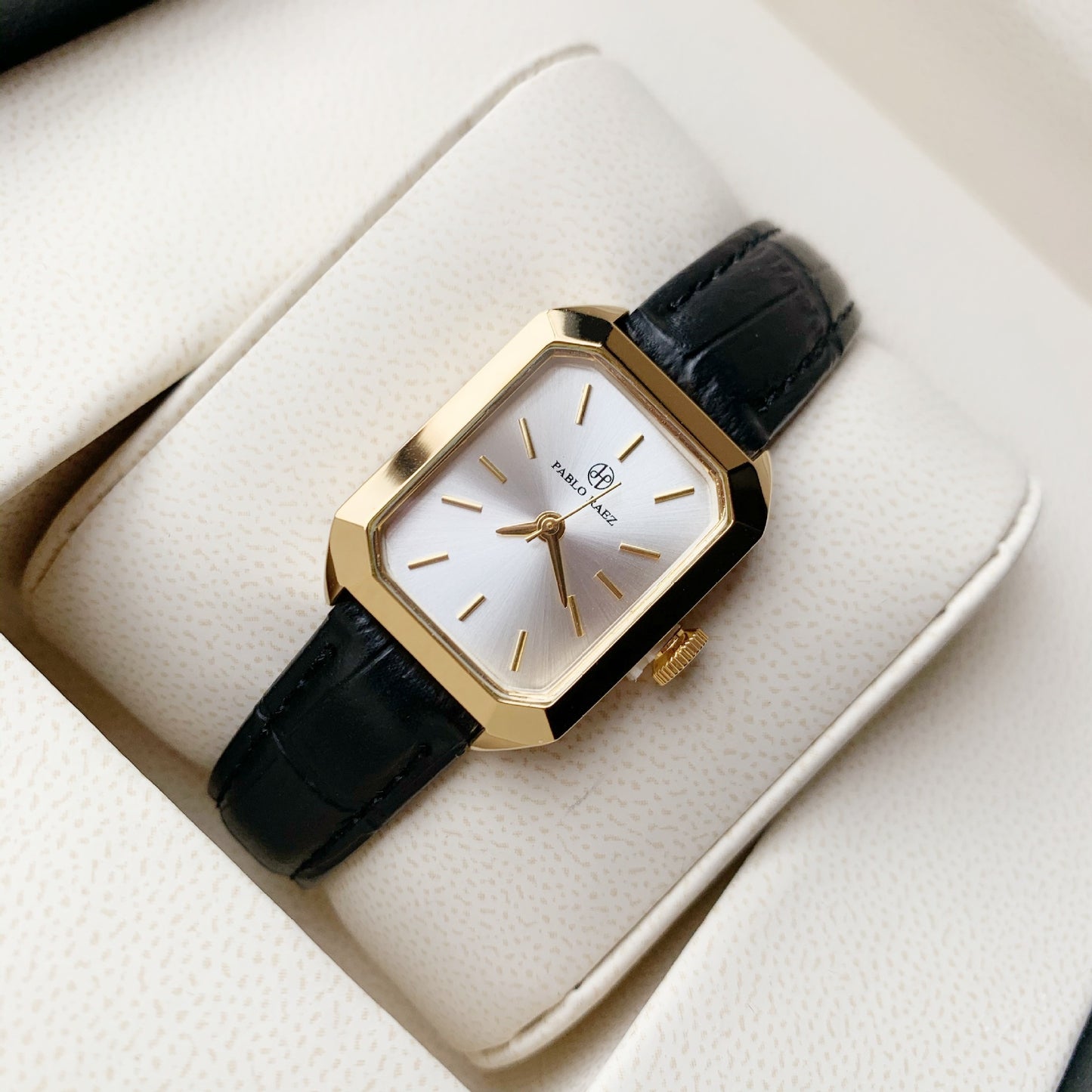 Women’s Gold Square Quartz Fashion Watch