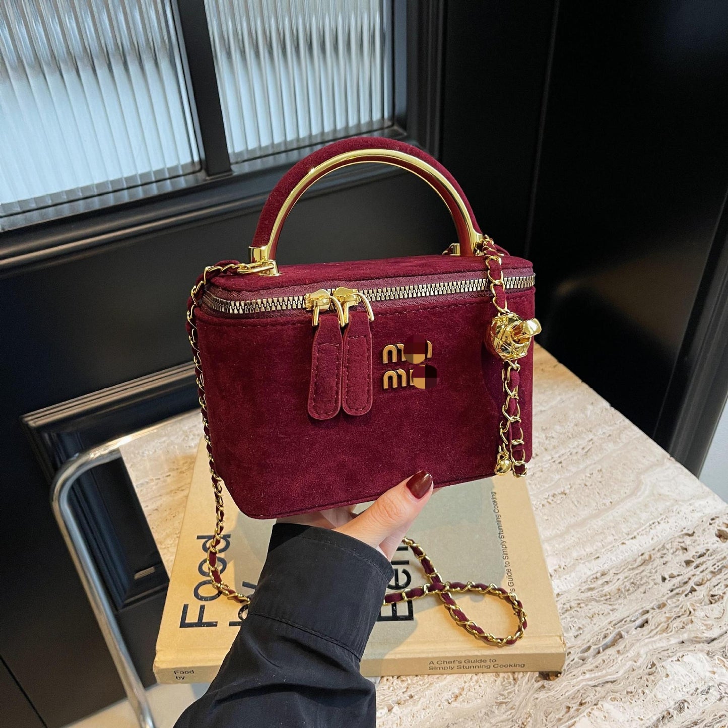Women’s French Box Chain Crossbody Small Square Bag