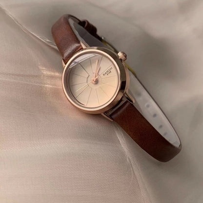 Women’s Retro Small Dial Fashion Leather Watch
