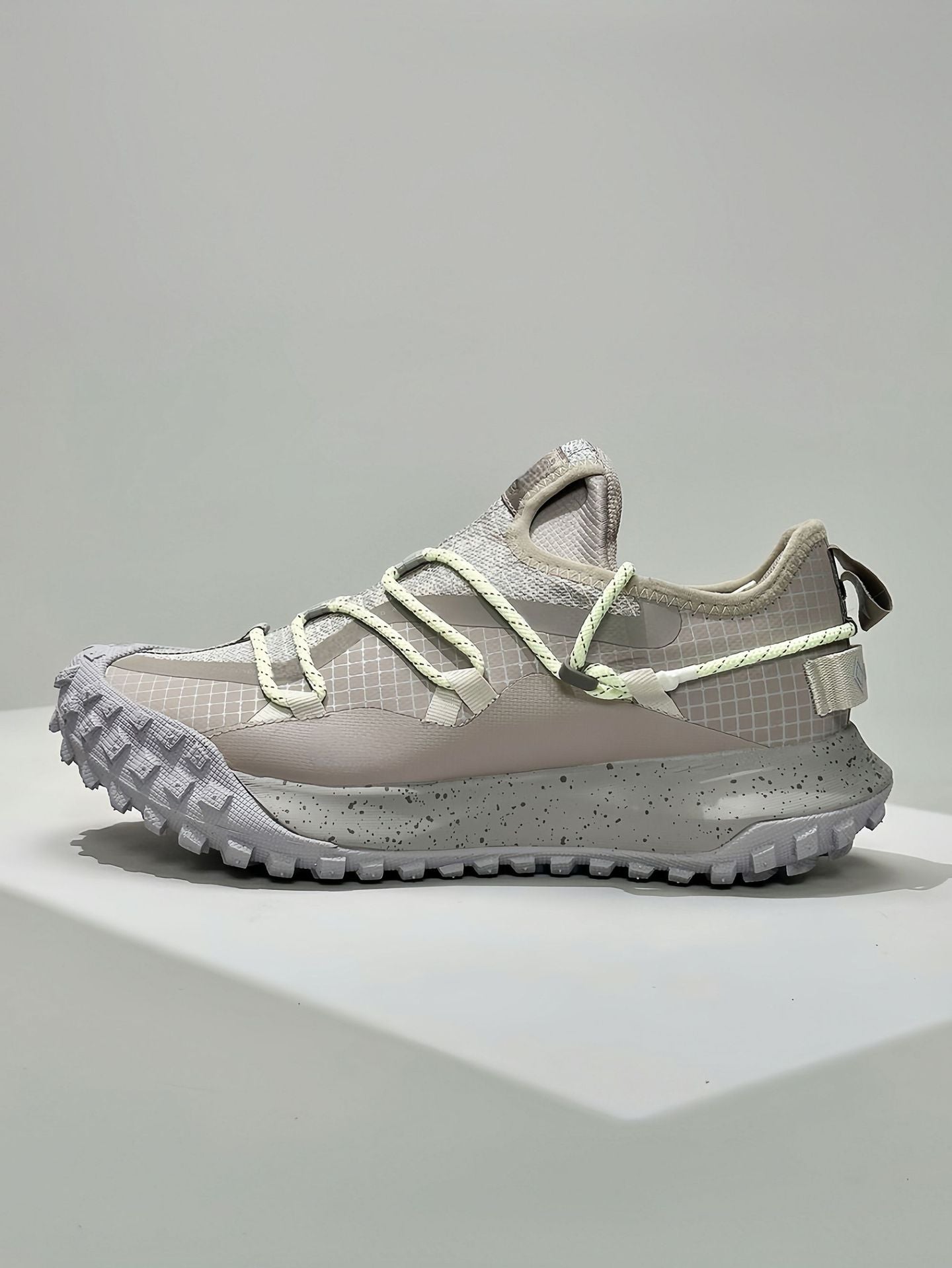 Unisex Waterproof Outdoor Hiking & Trekking Shoes