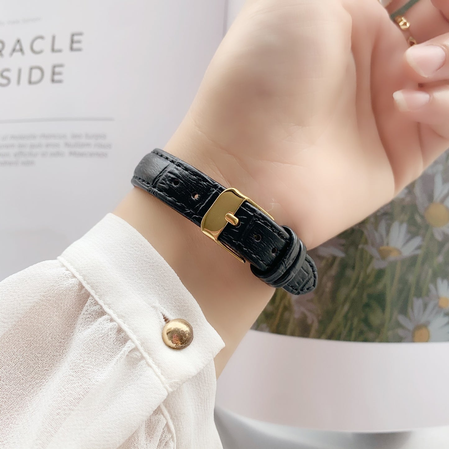 Women’s Gold Square Quartz Fashion Watch