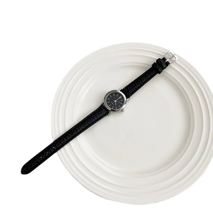 Women’s Small Dial Quartz Fashion Watch