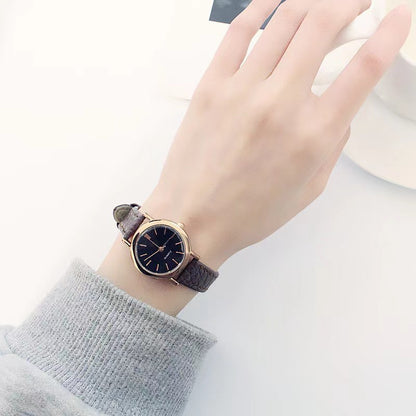 Women’s Small Dial Quartz Fashion Watch