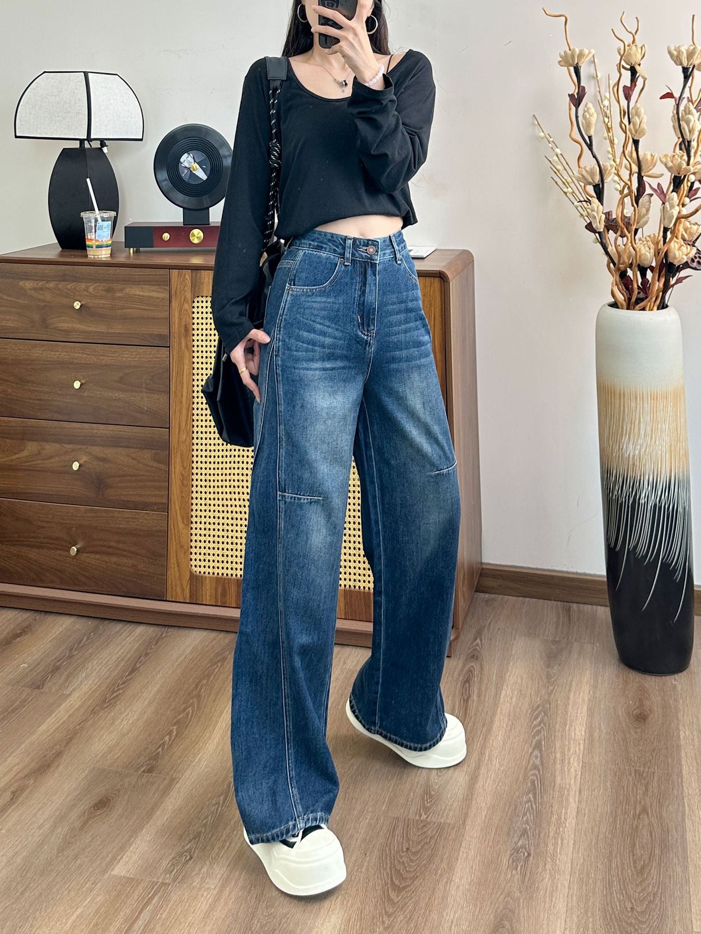 Women’s Vintage Washed Wide-Leg Jeans