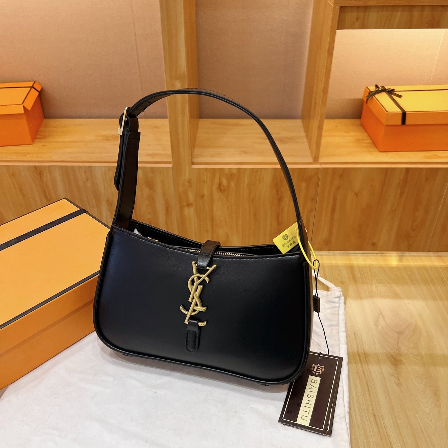 High-end small square bag, fashionable women's bag, handbag, popular versatile underarm bag, niche recommended foreign trade bag