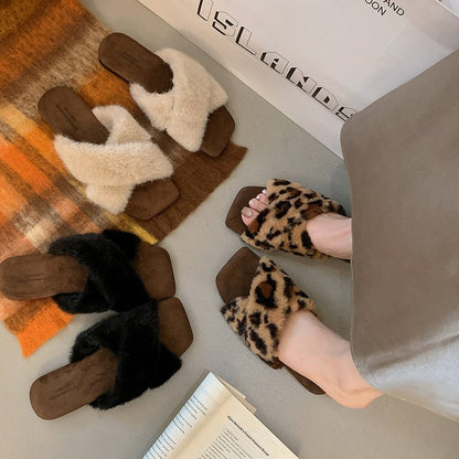 Women’s Leopard Print Faux Fur Slippers