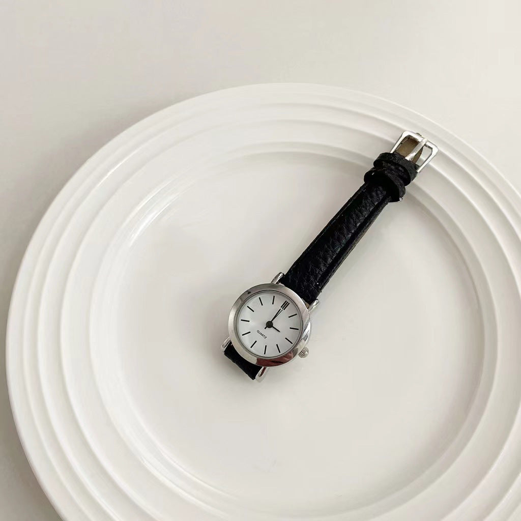 Women’s Small Dial Quartz Fashion Watch
