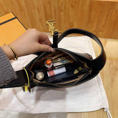 High-end small square bag, fashionable women's bag, handbag, popular versatile underarm bag, niche recommended foreign trade bag