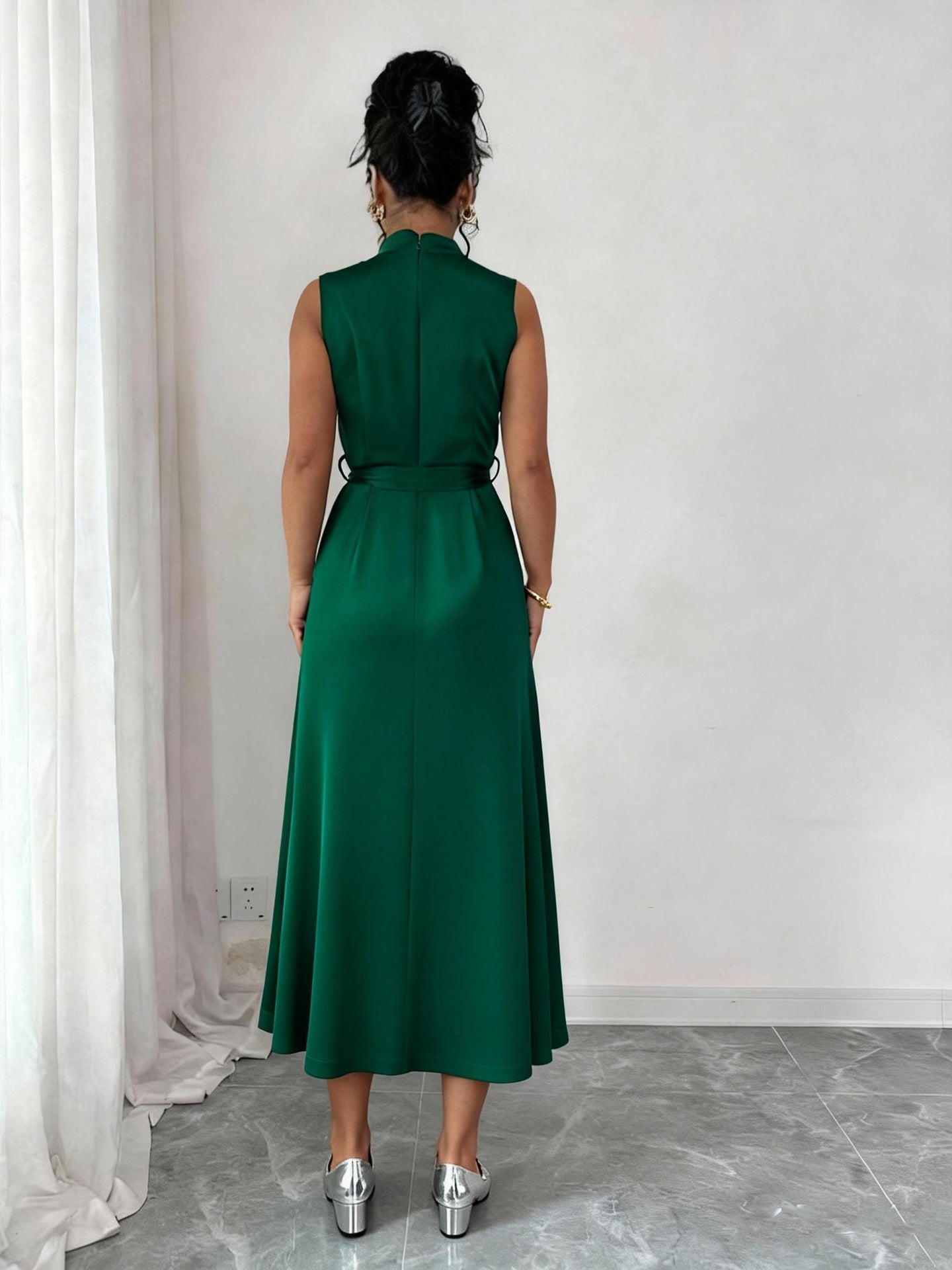 Women’s Sleeveless Belted Strap Dress